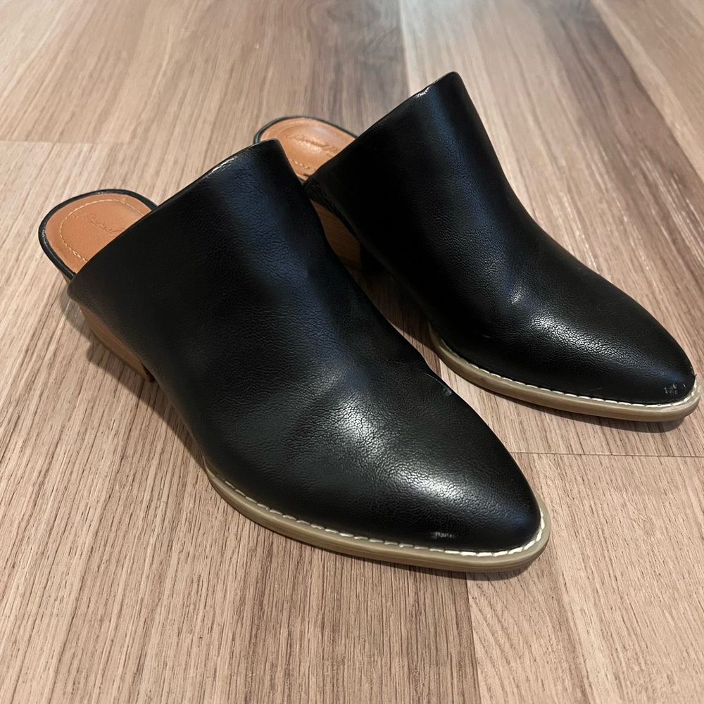 Universal Thread Black Mules Sleek Minimalist Design